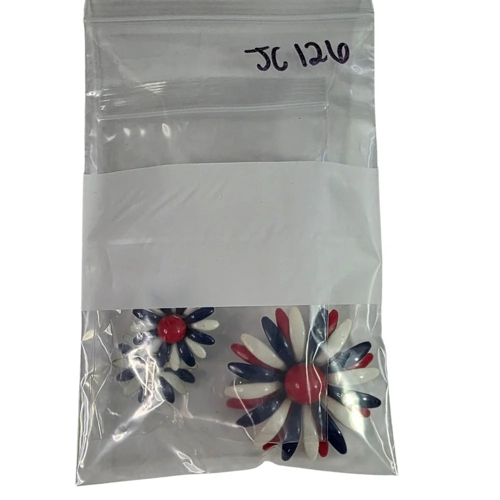 Vintage July 4th Red White Blue Enamel Daisy Brooch Clip On Earring Patriotic‎